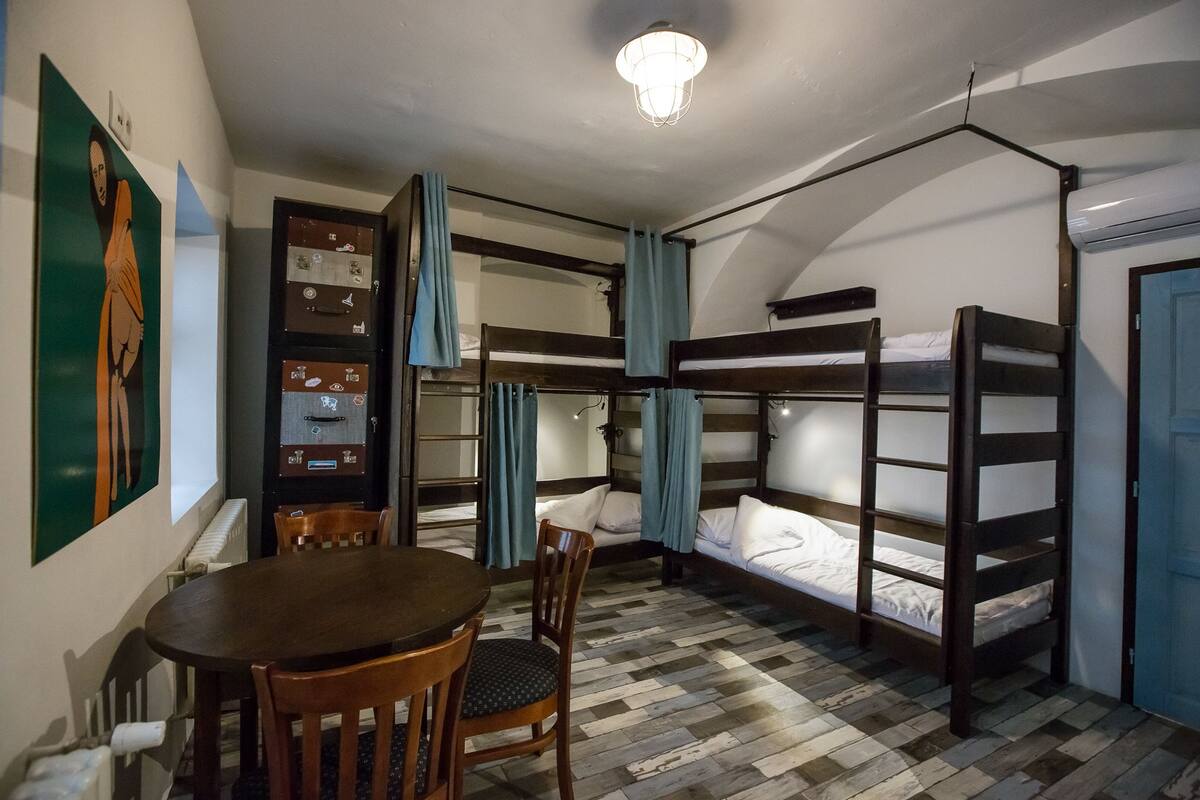 1 bedroom, desk, free WiFi