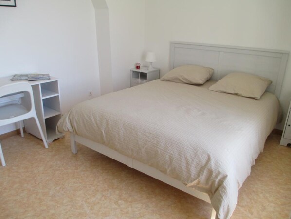 คอทเทจ | 3 ห้องนอน, โต๊ะทำงาน, เตารีด/โต๊ะรีดผ้า, เปล/เตียงเด็กอ่อน (ฟรี)