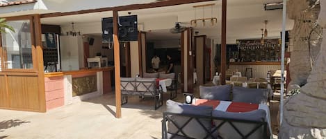 Se sirven desayunos, almuerzos y cenas