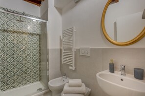 Comfort Double Room | Bathroom