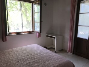 Apartment, 2 Schlafzimmer | 1 Schlafzimmer, hochwertige Bettwaren, Bügeleisen/Bügelbrett, Bettwäsche