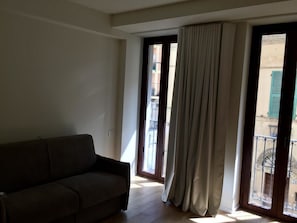 Suite | Wohnbereich | Flachbildfernseher