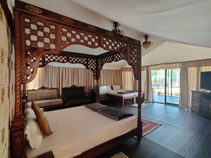 Barraca grand, 2 banheiros, vista para o jardim | Quartos à prova de som, roupa de cama