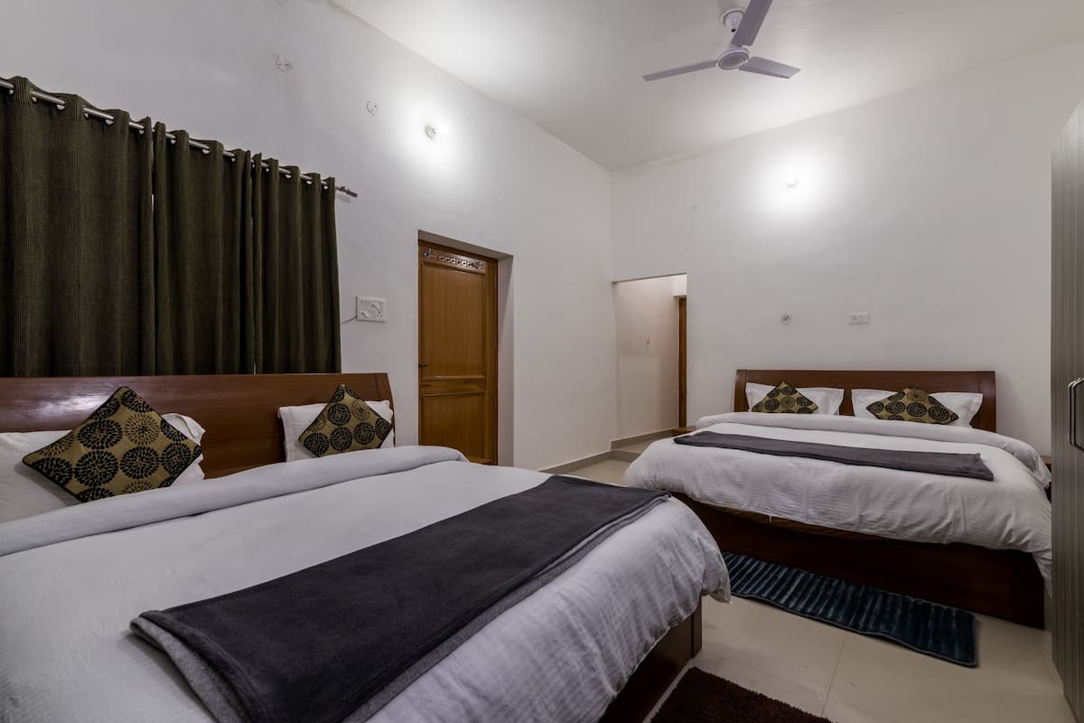Casa familiar, 2 camas dobles, balcón, vistas al río | 1 dormitorio, sistema de insonorización, ropa de cama