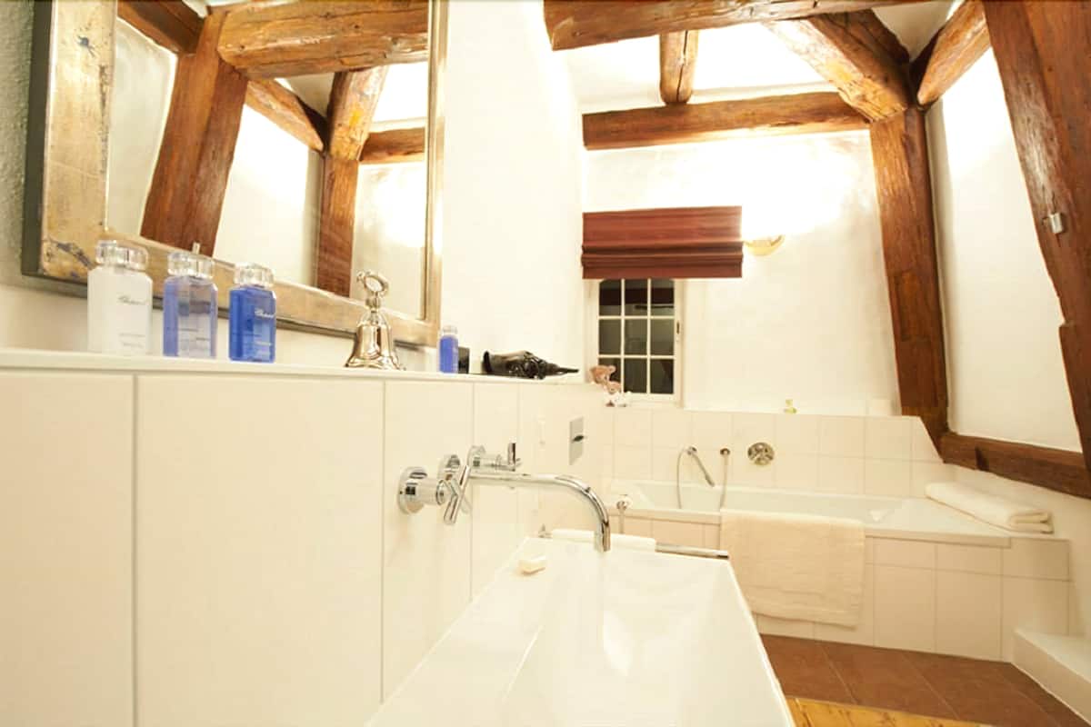 suite | bathroom | free toiletries, hair dryer, bathrobes, towels