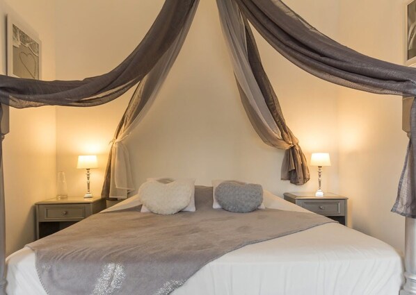 Double Room (Le Cygne) | Individually decorated, individually furnished, blackout curtains