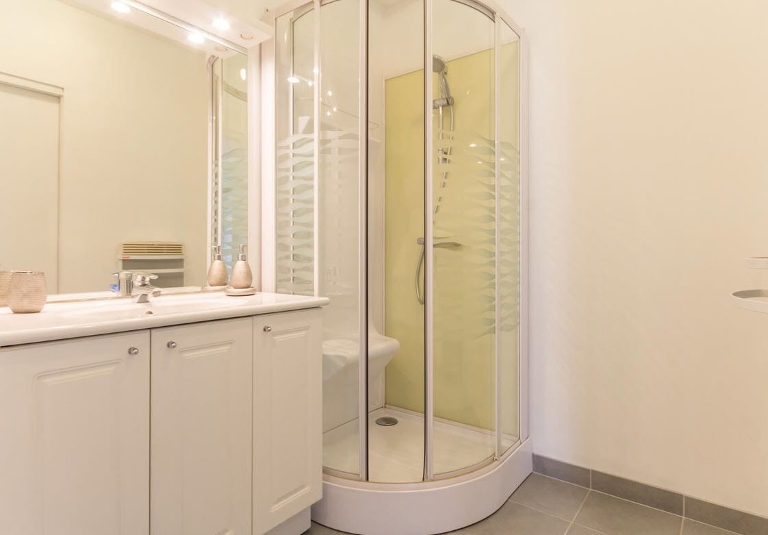 Doppelzimmer (Le Cygne) | Badezimmer | Badewanne, Haartrockner, Handtücher