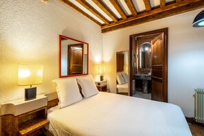 Verdunkelungsvorhänge, Bügeleisen/Bügelbrett, kostenloses WLAN