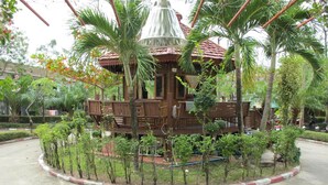 Unclassified image, 2 of 42, button - VJ Island View (Ko Chang)