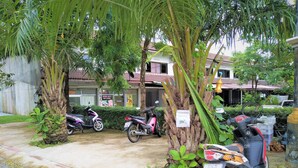 Unclassified image, 4 of 42, button - VJ Island View (Ko Chang)