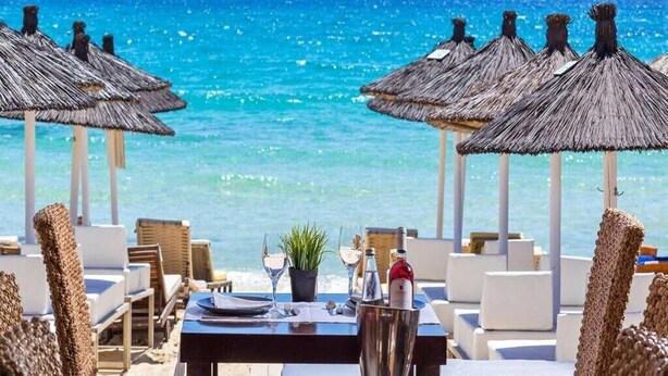 Beach nearby, beach towels, 4 beach bars - Oniro Summer House (Mykonos)