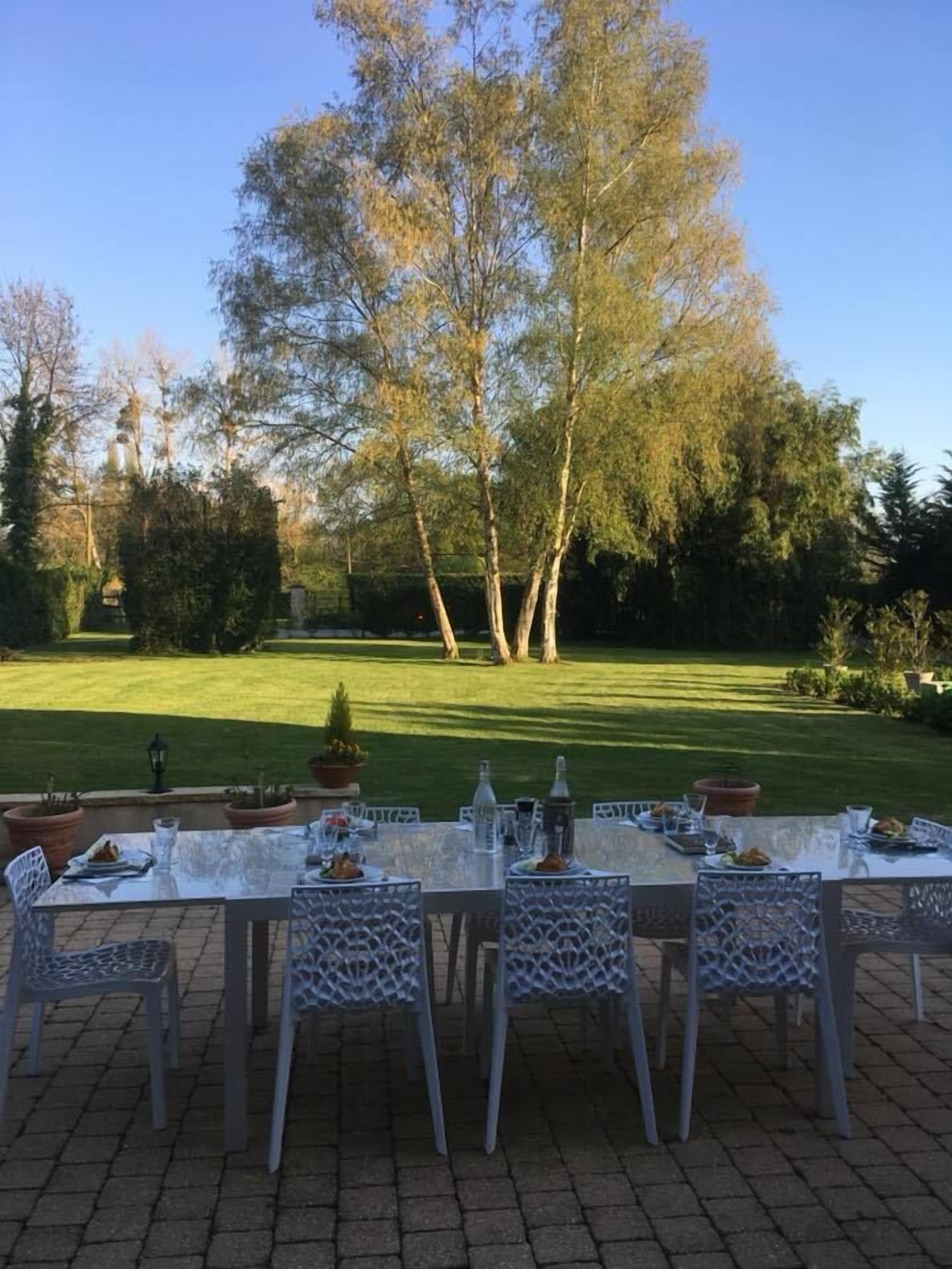 Serveert diner, lokale gerechten