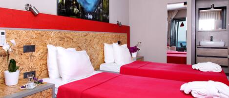 Habitación doble | Minibar, escritorio, tabla de planchar con plancha y wifi gratis