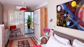 Deluxe Double Room | Minibar, desk, iron/ironing board, free WiFi