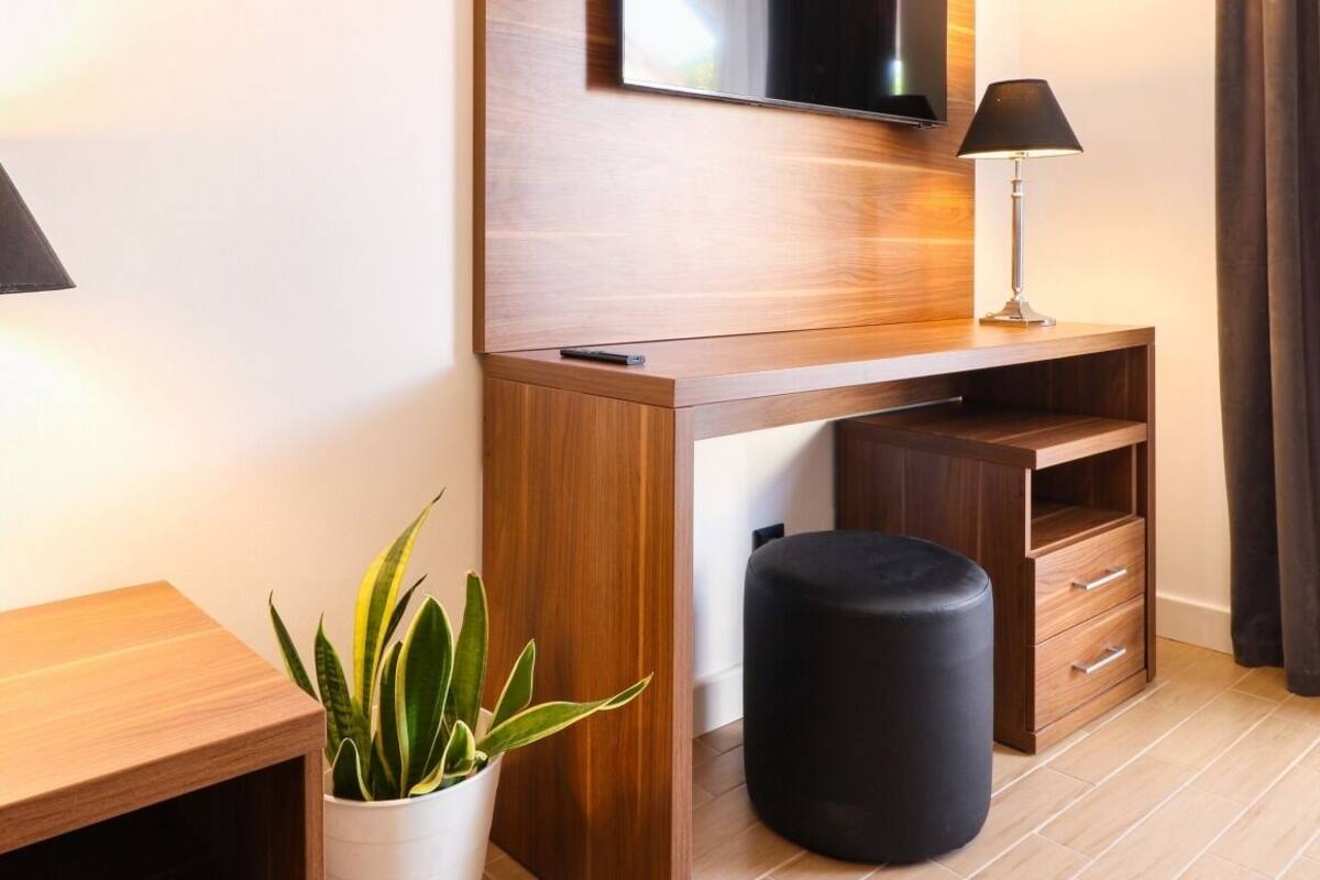 Comfort Double Room, 1 Queen Bed | Desk, iron/ironing board, cribs (surcharge), WiFi (free)