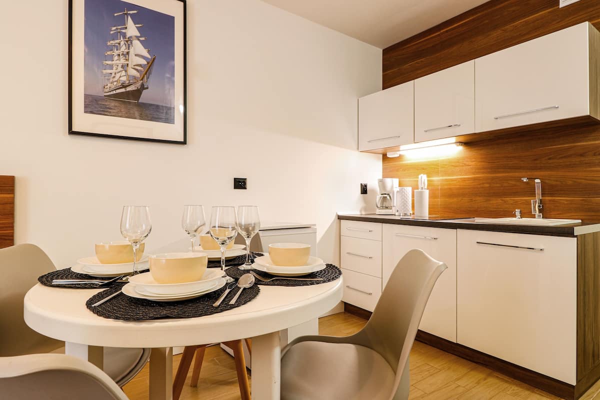 Family Triple Room, 1 Bedroom | Desk, iron/ironing board, cots/infant beds, free WiFi
