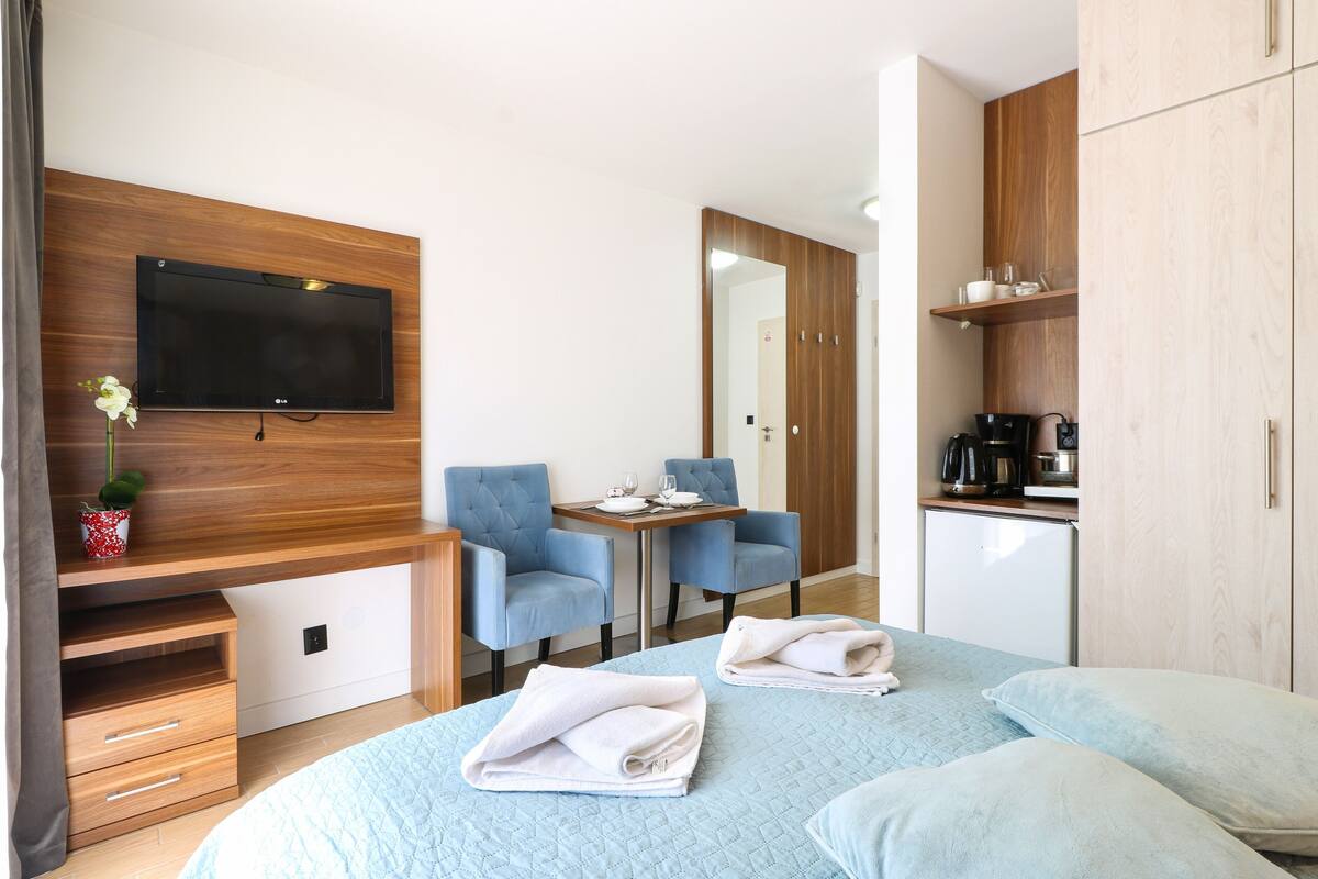 Basic Double Room, 1 Double Bed | Desk, iron/ironing board, cribs (surcharge), WiFi (free)