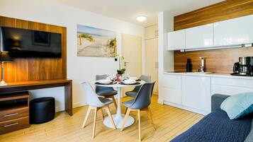 Studio Suite Keluarga | Meja kerja, setrika/meja setrika, dan tempat tidur bayi (biaya tambahan)