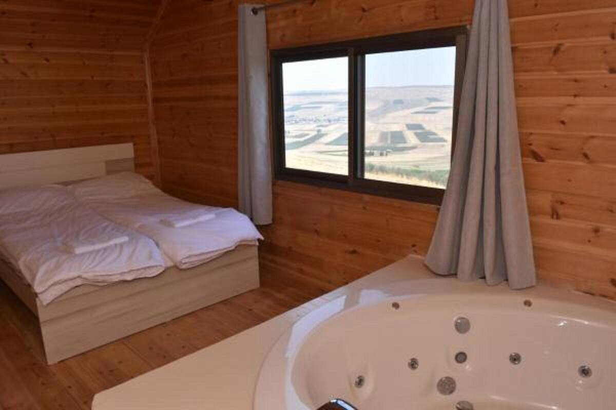 Classic Suite, 2 Bedrooms | Desk, free WiFi, bed sheets