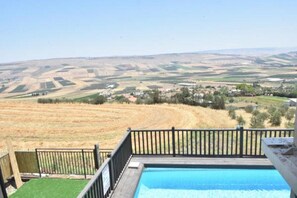 Outdoor pool - shir lakineret smadar (Yavne'el)