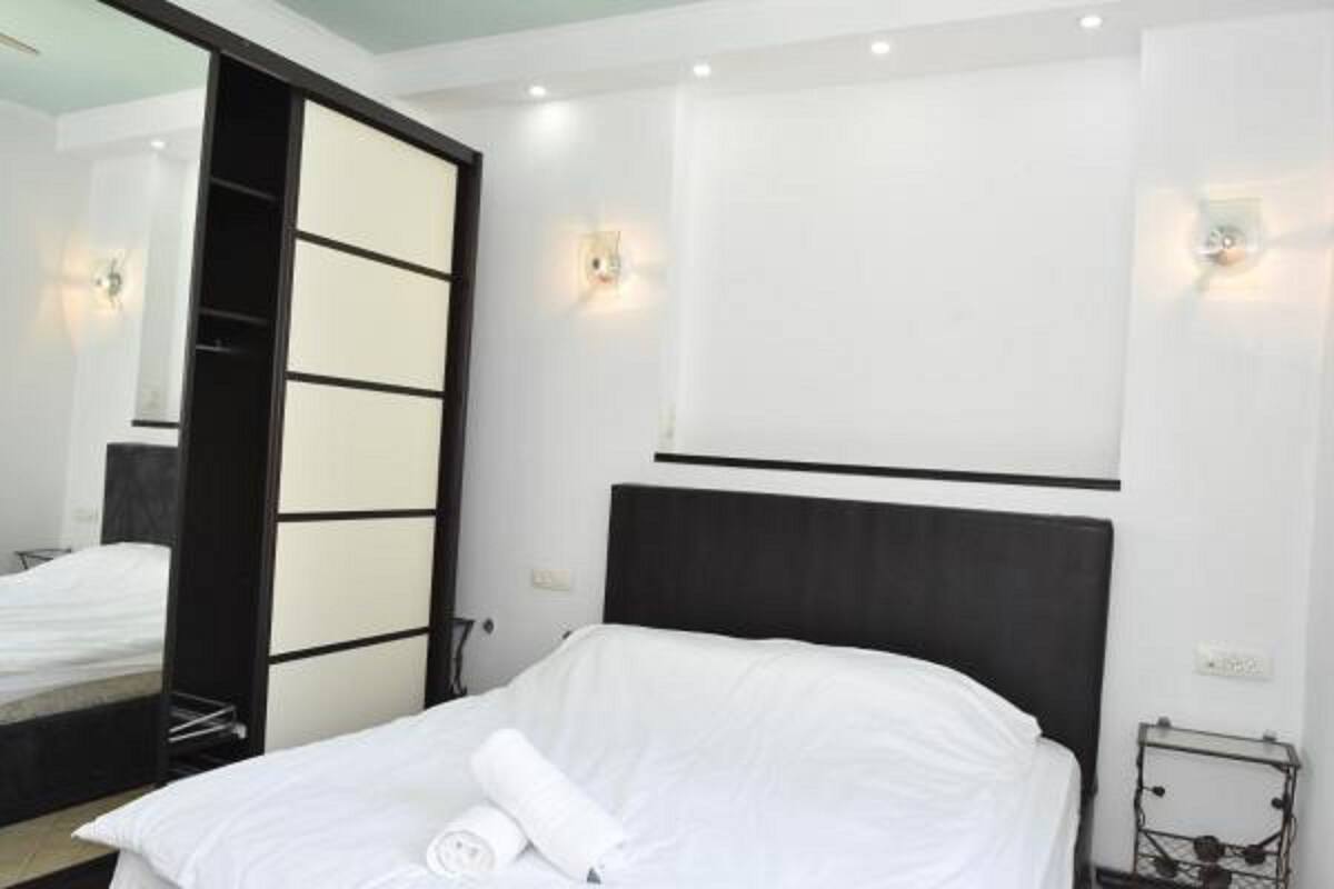 Villa familiar, 4 habitaciones | Escritorio, wifi gratis y ropa de cama 