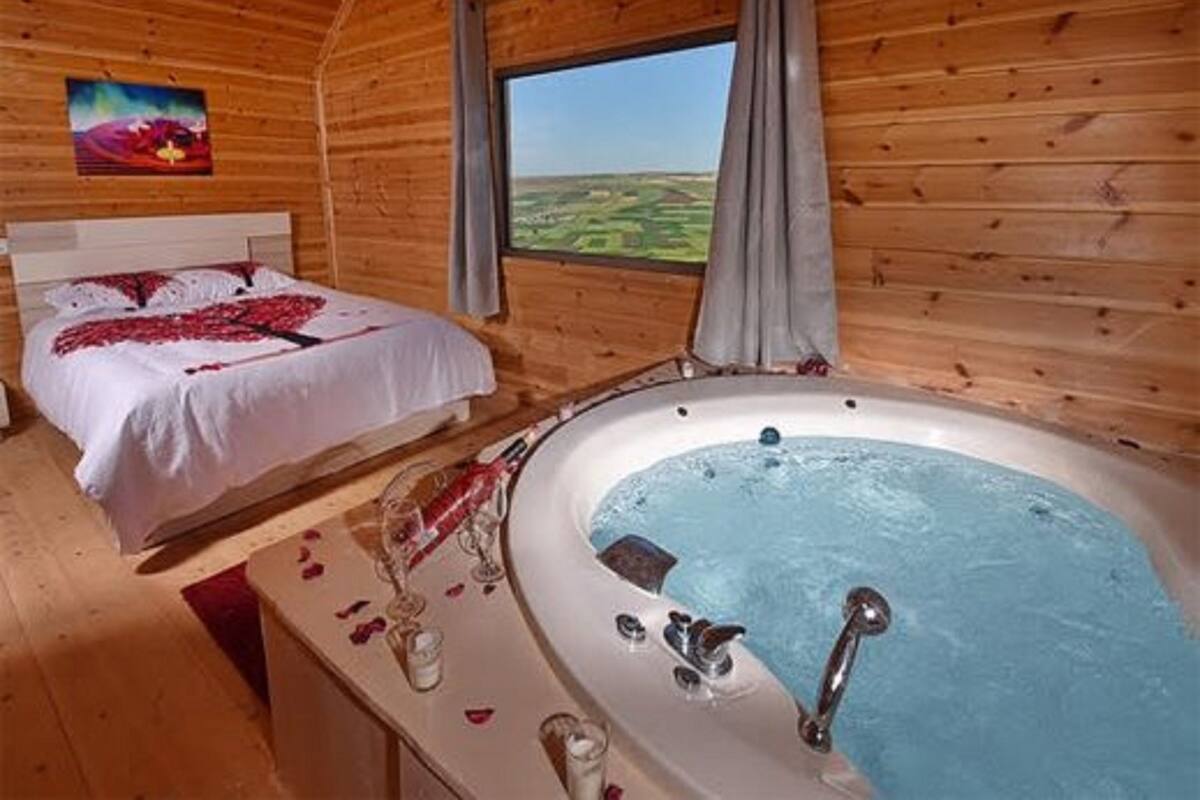 Classic Suite | Desk, free WiFi, bed sheets