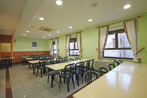 Food court - Residencia Universitaria Cum Laude (Salamanca)
