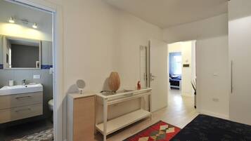 Apartment, 2 Bedrooms | 2 bedrooms, iron/ironing board, cots/infant beds, free WiFi