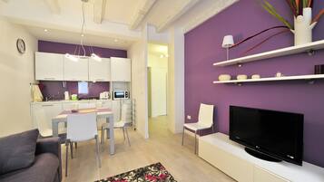 Apartemen, 2 kamar tidur | Area keluarga | TV