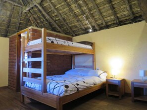 Traditional Cabin, Multiple Beds, Mountain View | Desk, free WiFi, bed sheets - Turismo Comunitario La Esperanza (Cajabamba)