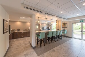 Free daily buffet breakfast