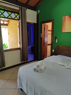Superior Double Room, 1 Queen Bed, Jetted Tub | Free WiFi, bed sheets