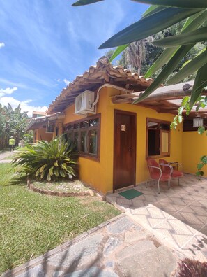 Superior Double Room, 1 Queen Bed, Jetted Tub | Free WiFi, bed sheets