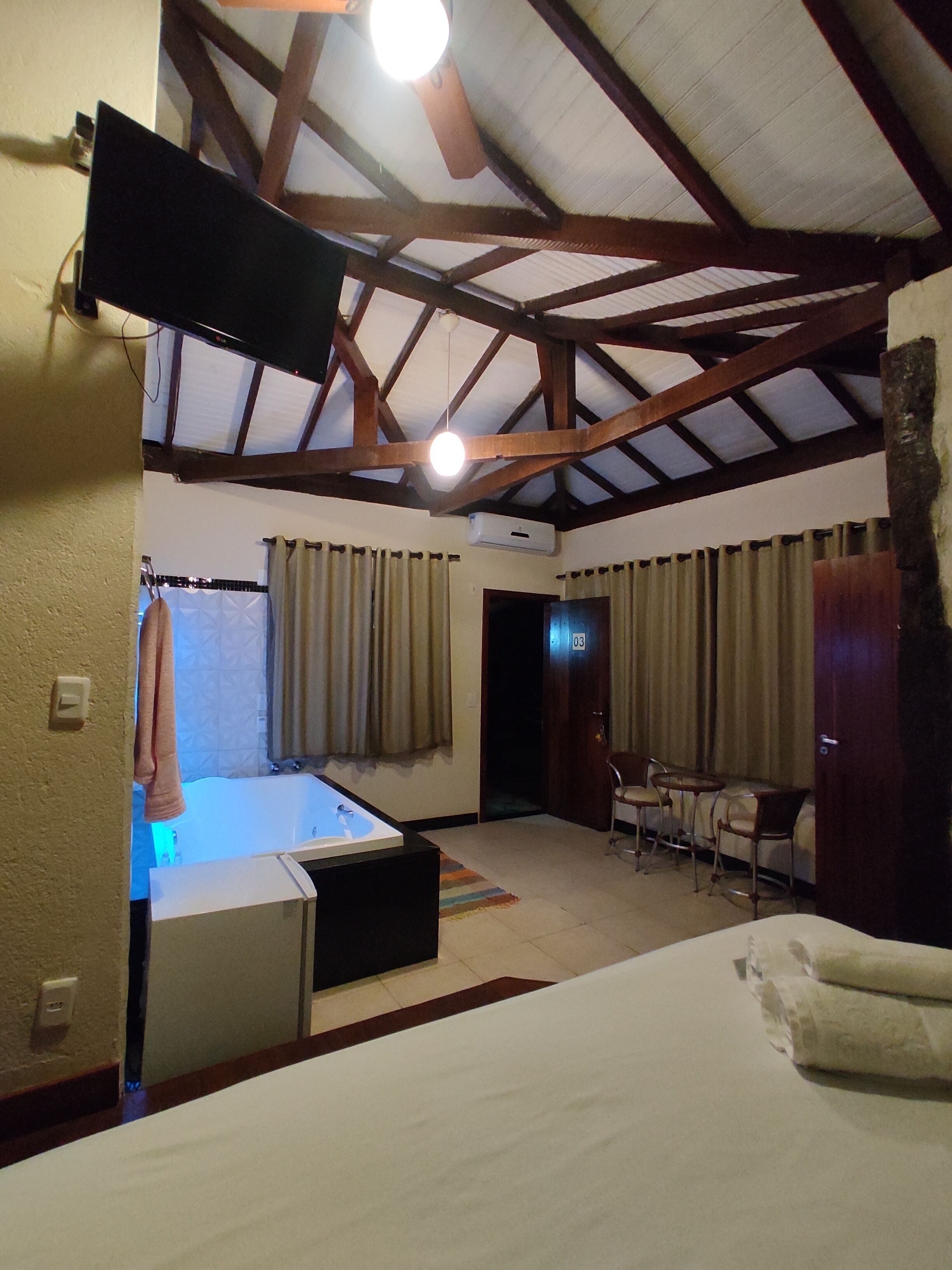 Free WiFi, bed sheets