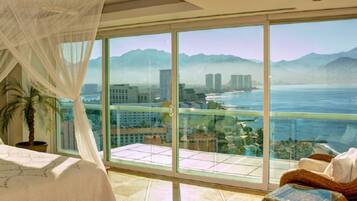 Penthouse Deluxe, 5 chambres | Coin séjour | Télévision à écran plat