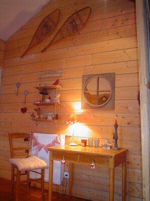 Comfort Double Room, Ensuite, Garden View (Ma Cabane au Canada) | Interior