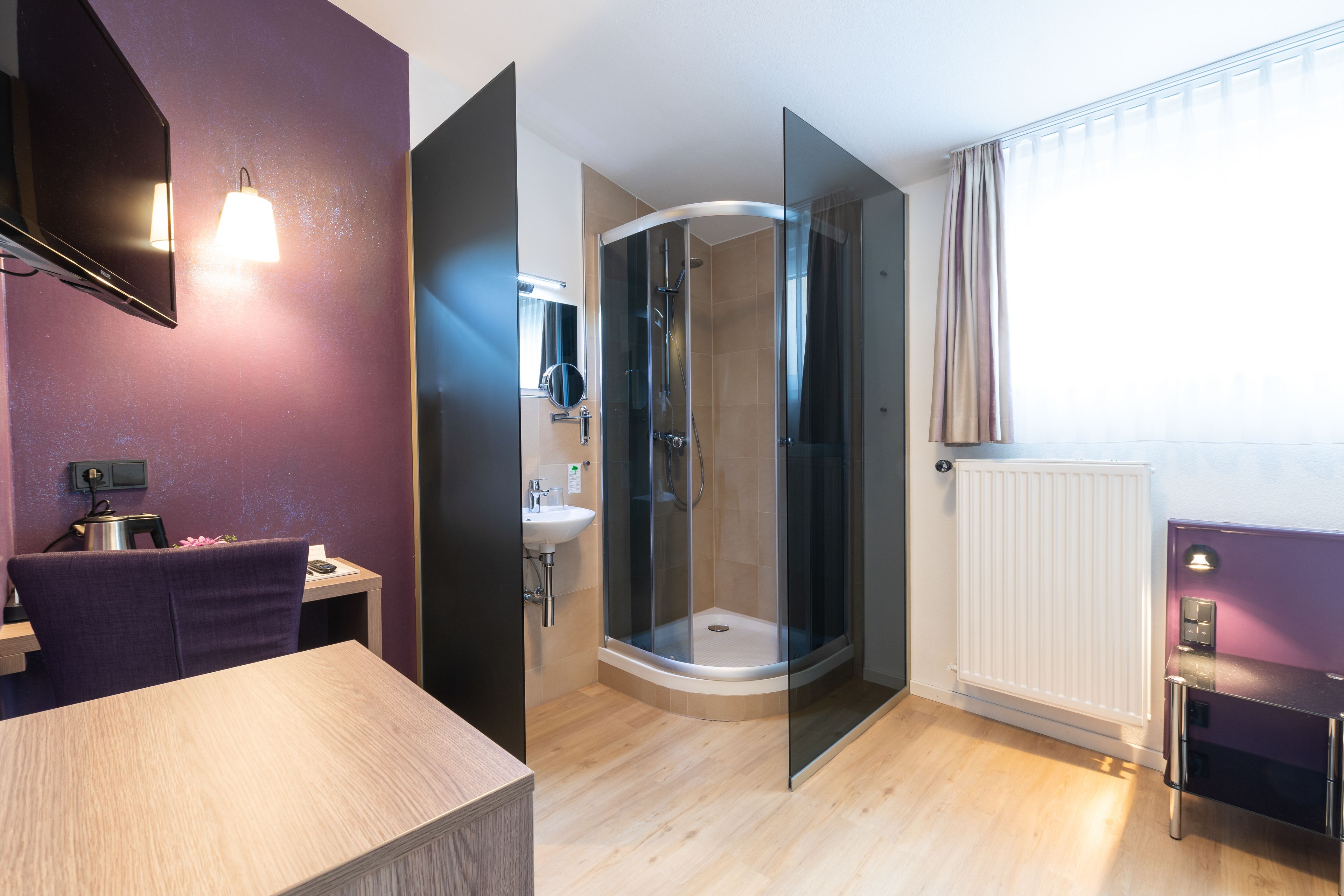 single room | bathroom | shower, free toiletries, hair dryer, towels