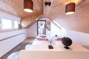 Apartamento Confort (incl. Cleaning Fee 30€) | Ropa de cama de alta calidad, escritorio, cortinas opacas