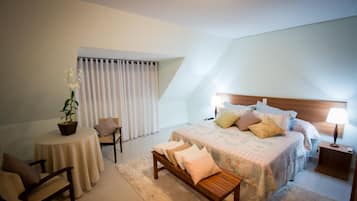 Desk, blackout drapes, free WiFi, bed sheets