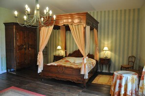 Double Room, 1 Queen Bed