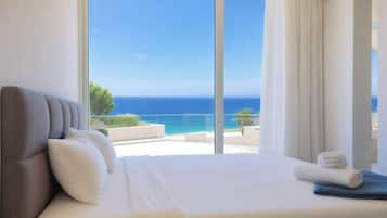 Villa, 3 Bedrooms (3) | Living room | Flat-screen TV