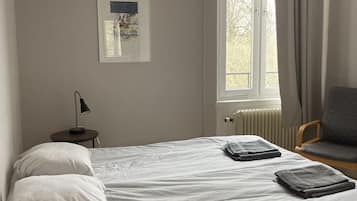 Double Room, Shared Bathroom (Slottet no pets allowed) | Free WiFi, bed sheets