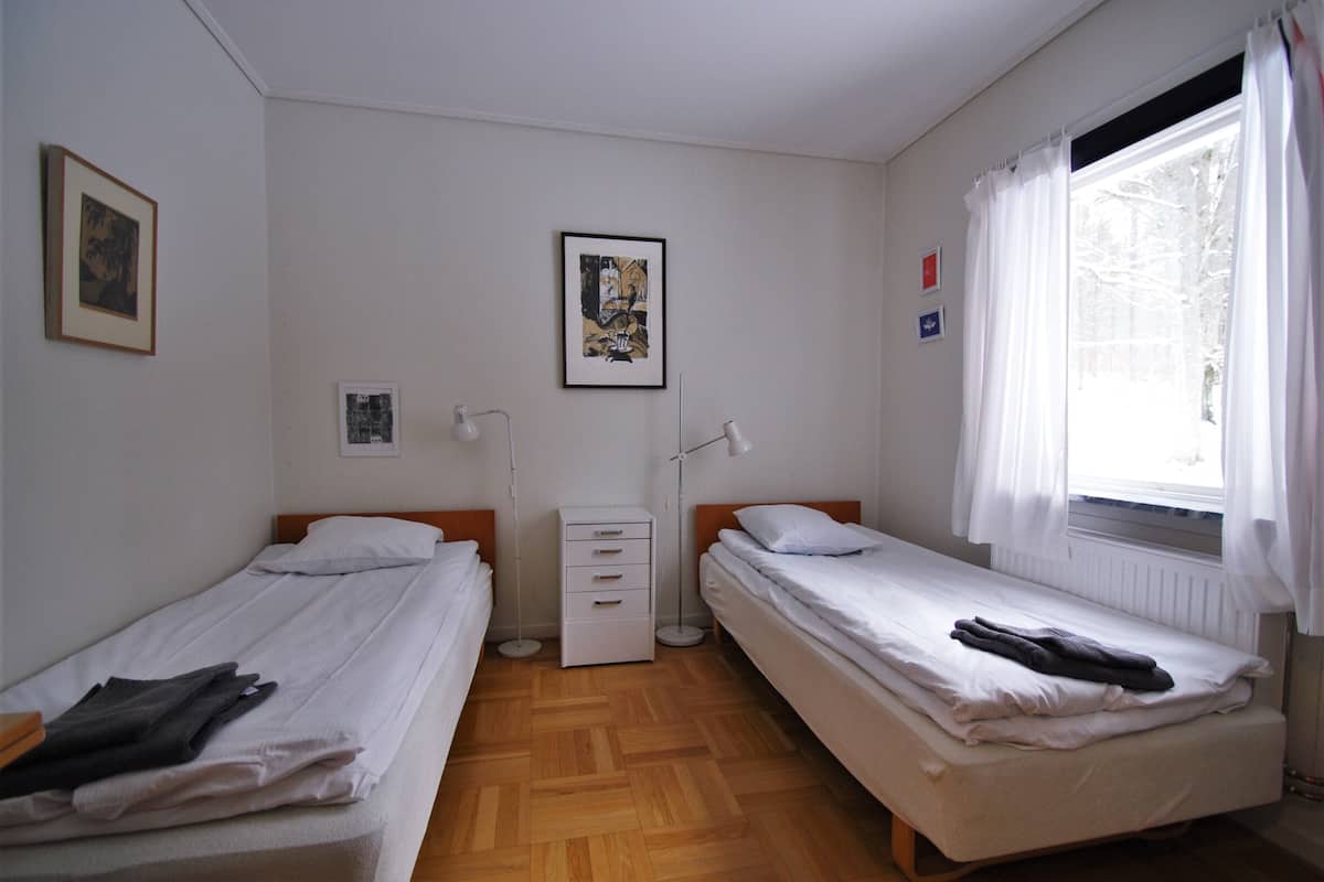 Twin Room, Shared Bathroom (Hjerténska Villan - pets allowed)