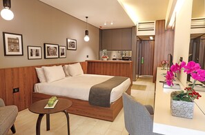 In-room safe, desk, blackout drapes, soundproofing - Le Pave Residences (Ain Aar)