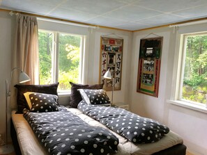 Villa – design, 2 soverom | Individuelt dekorert, blendingsgardiner og strykejern/-brett