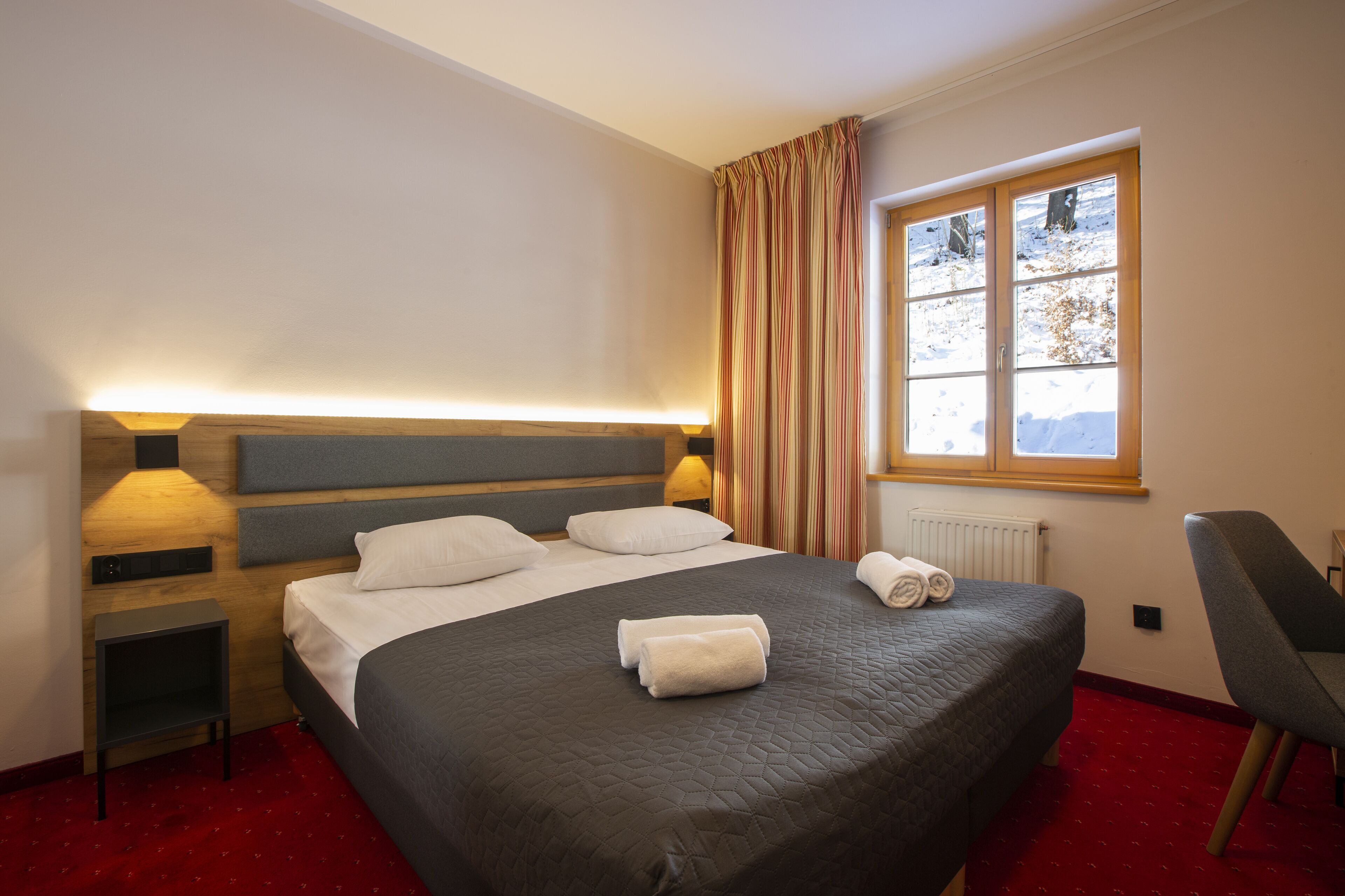 In-room safe, desk, laptop workspace, iron/ironing board