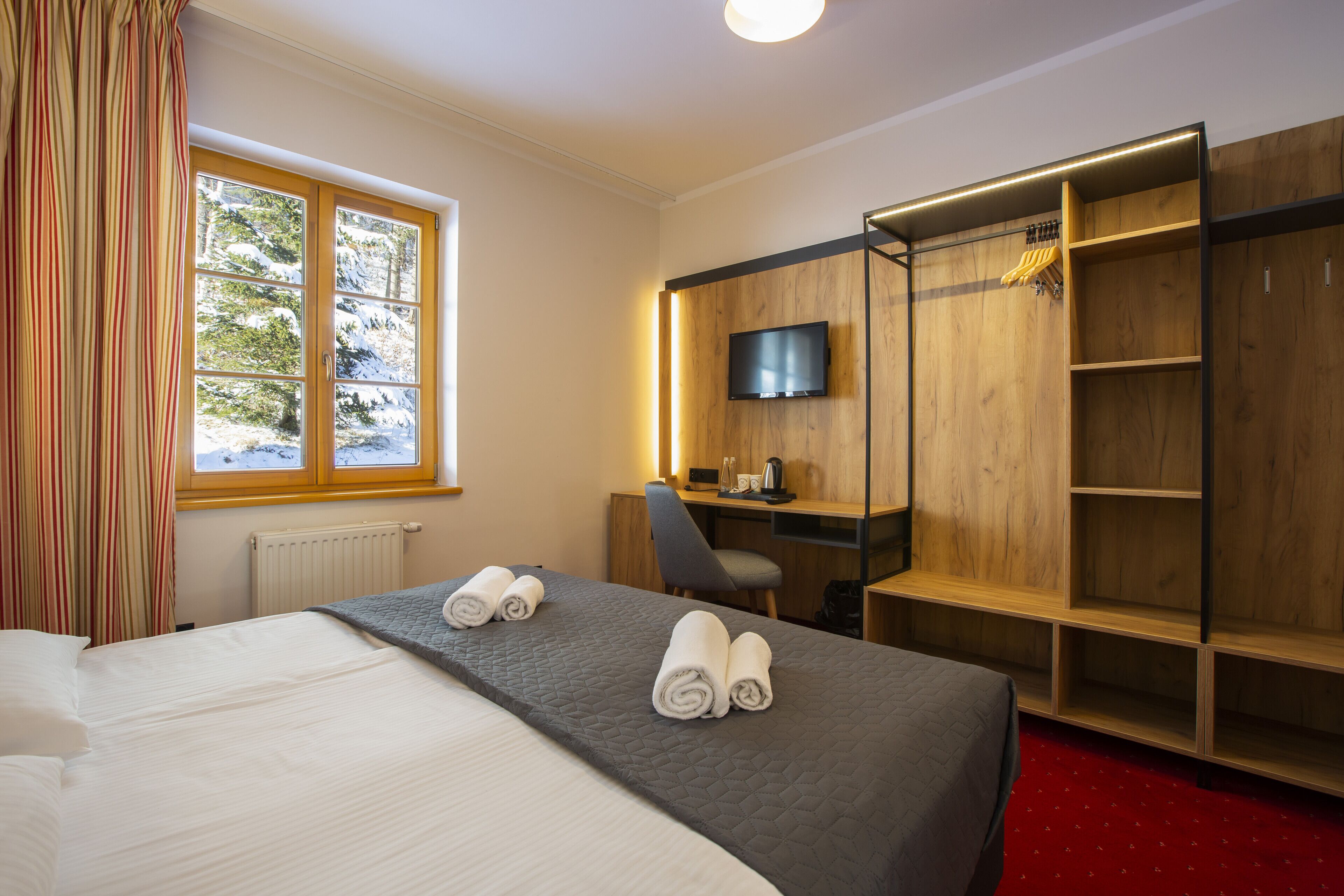 Standard Double Room, Non Smoking | In-room safe, desk, laptop workspace, iron/ironing board