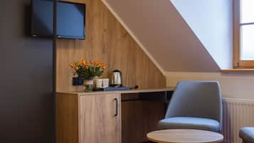 Standard-Doppelzimmer, Nichtraucher | Zimmersafe, Schreibtisch, laptopgeeigneter Arbeitsplatz