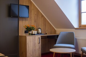 Caja de seguridad en la habitación y escritorio 