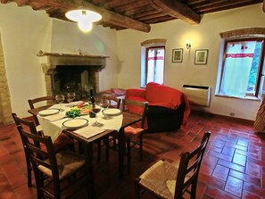 Apartamento Confort, 2 habitaciones | Servicio de comidas en la habitación